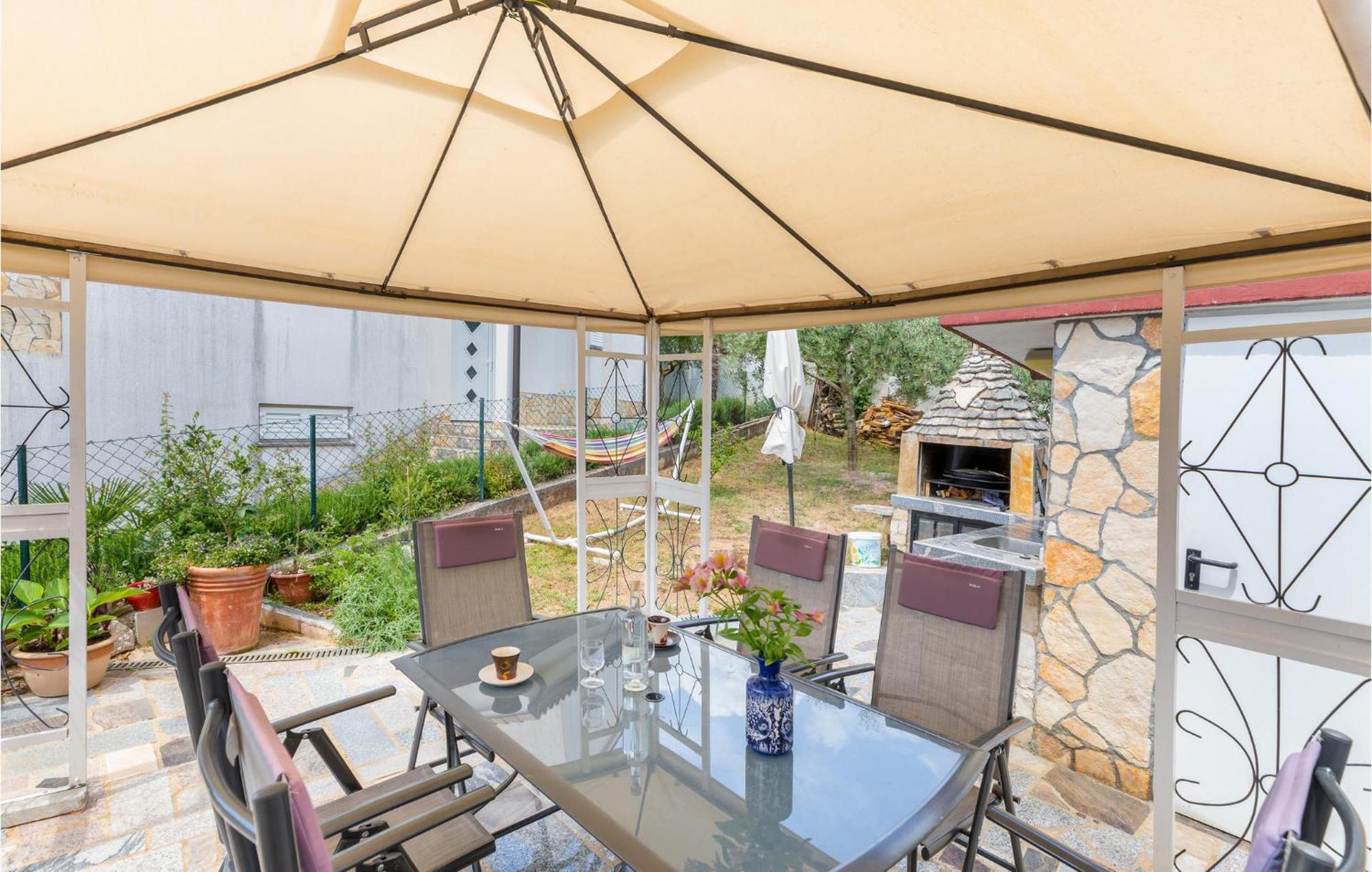 Beautiful Apartment In Barbariga With Kitchen Exterior foto