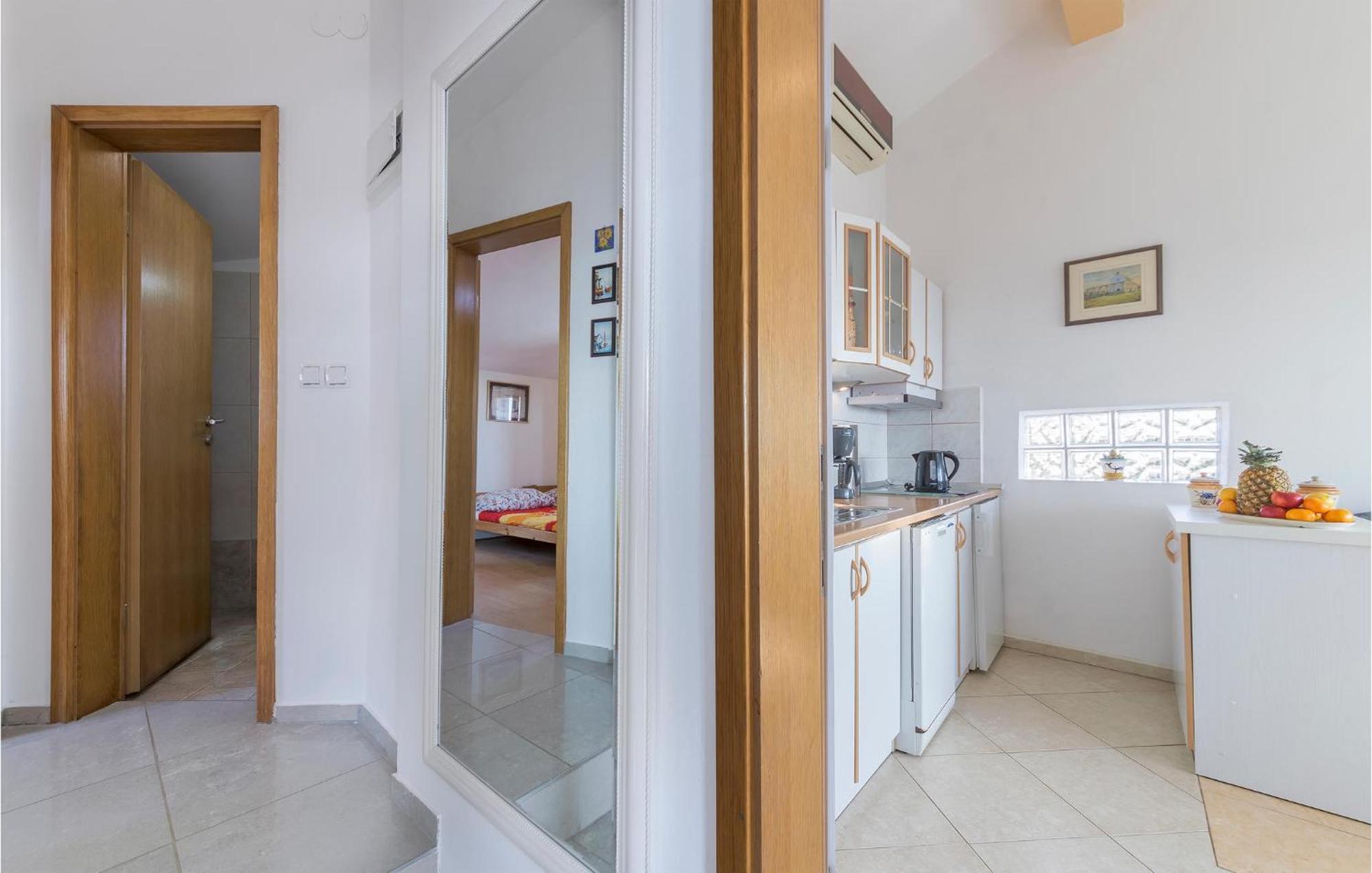 Beautiful Apartment In Barbariga With Kitchen Exterior foto